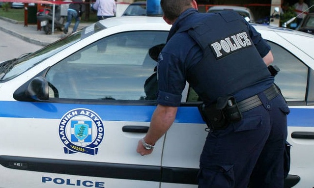 Αθήνα: Συναγερμός για το «μυστηριώδη» φωτογράφο σε βαφτίσια – Είναι ύποπτος για παιδική πορνογραφία