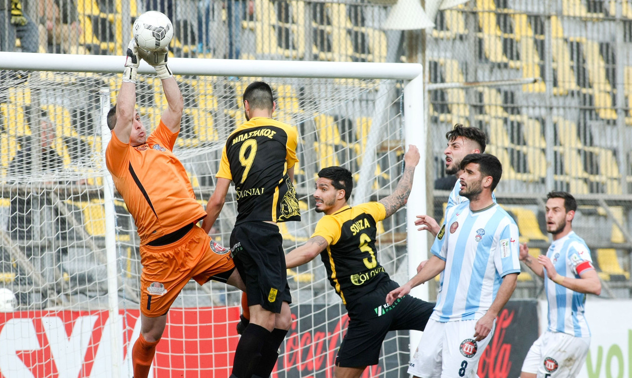 Ξέφυγε o Άρης για... Super League - «Σκόνταψε» η Παναχαϊκή