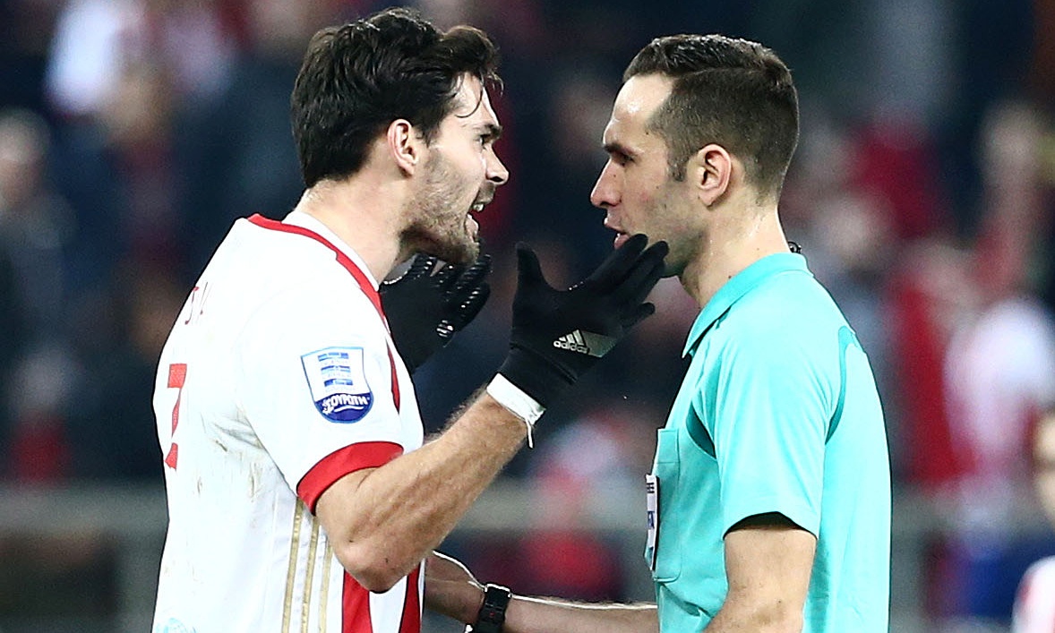 Ολυμπιακός - ΑΕΚ: «Παραδέχθηκε ο Παπαπέτρου τη σφαγή»