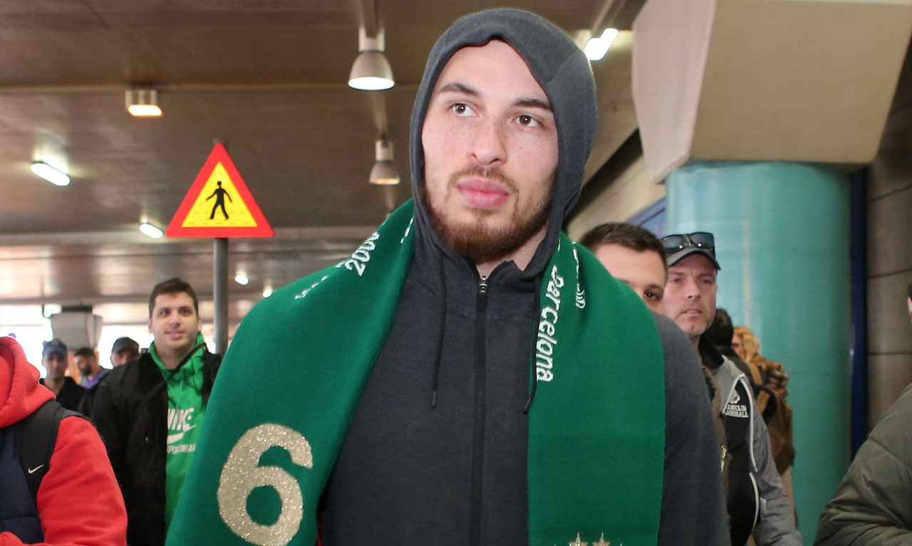 Η φωτογραφία από την επιστροφή του Μάικ Τζέιμς που τα... σπάει!