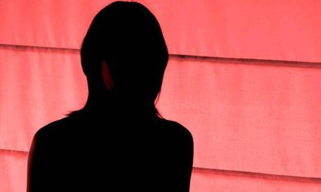 Φρίκη στην Καλλιθέα: Ανήλικη «σκλάβα του sex» - Την ανάγκαζαν να εκδίδεται 16 ώρες τη μέρα