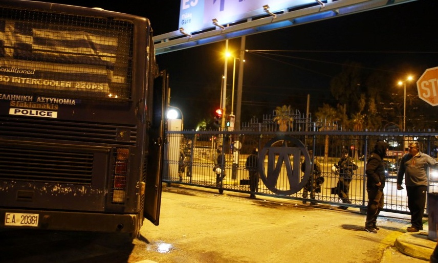 Video από τα επεισόδια στο λιμάνι του Πειραιά