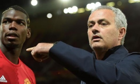 Χαμός στη Γιουνάιτεντ: «Πλακώθηκε» με Πογκμπά και Τζόουνς ο Μουρίνιο