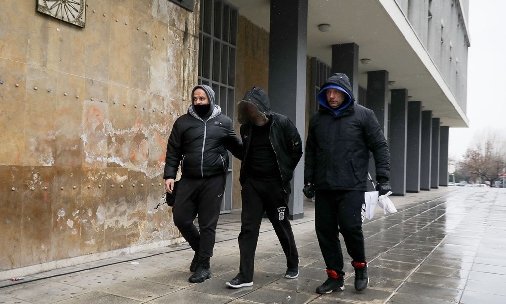 ΠΑΟΚ - Ολυμπιακός: Στο Αυτόφωρο ο οπαδός που πέταξε το ρολό ταμειακής μηχανής (photos)