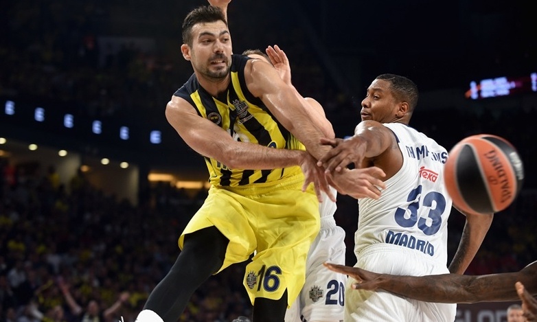 O Σλούκας νίκησε τη Ρεάλ