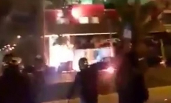 Επεισόδια στην Καλλιθέα σε σύνδεσμο του Ολυμπιακού (video)