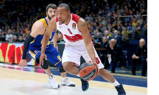 «Βόμβα» της Αρμάνι στην έδρα της Χίμκι