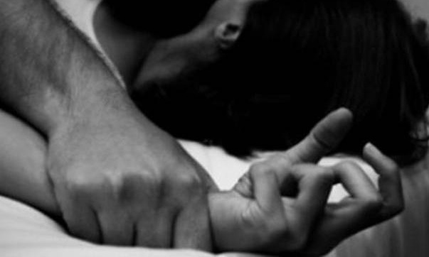 ΣΟΚ στη Γλυφάδα: Άγριος βιασμός και ξύλο στο σπίτι γνωστής καλλονής
