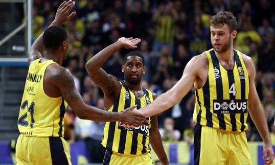 Φεύγει με «διπλό» η Φενέρ!