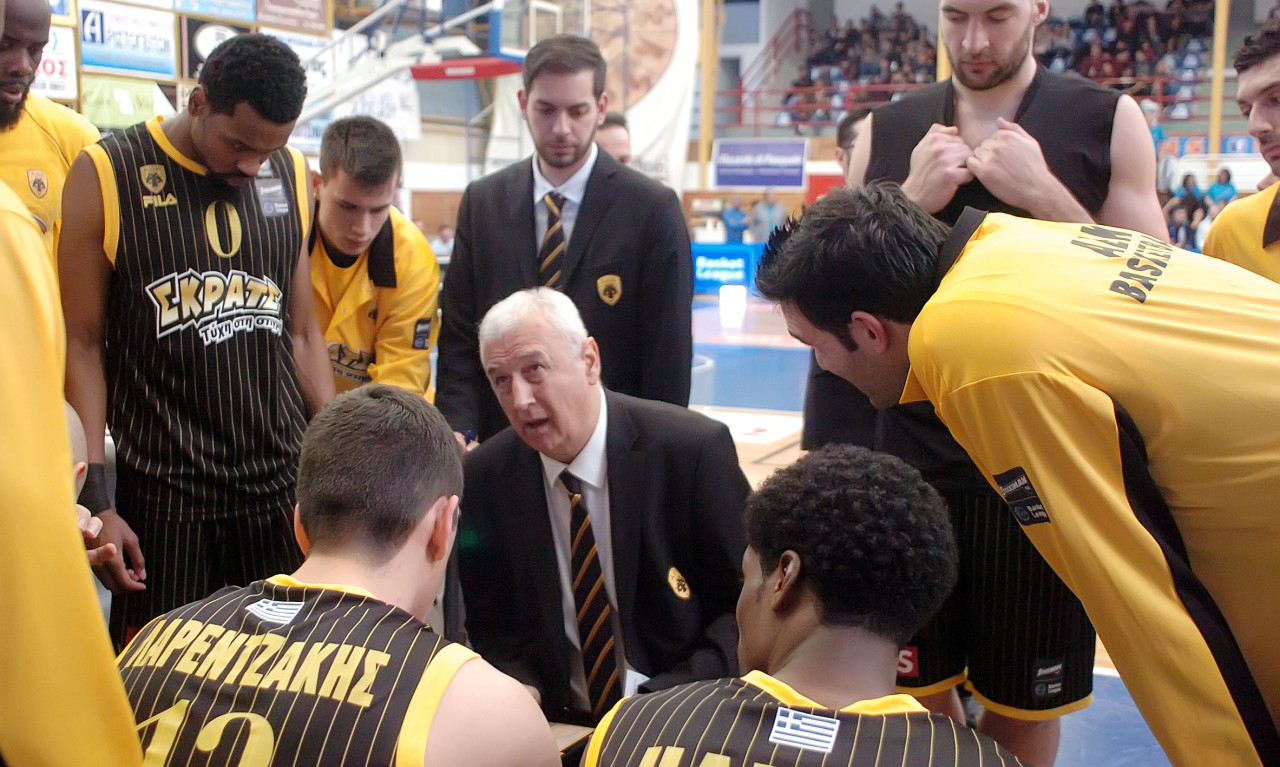 Ο Σάκοτα έστειλε στα αποδυτήρια τον Λαρεντζάκη!