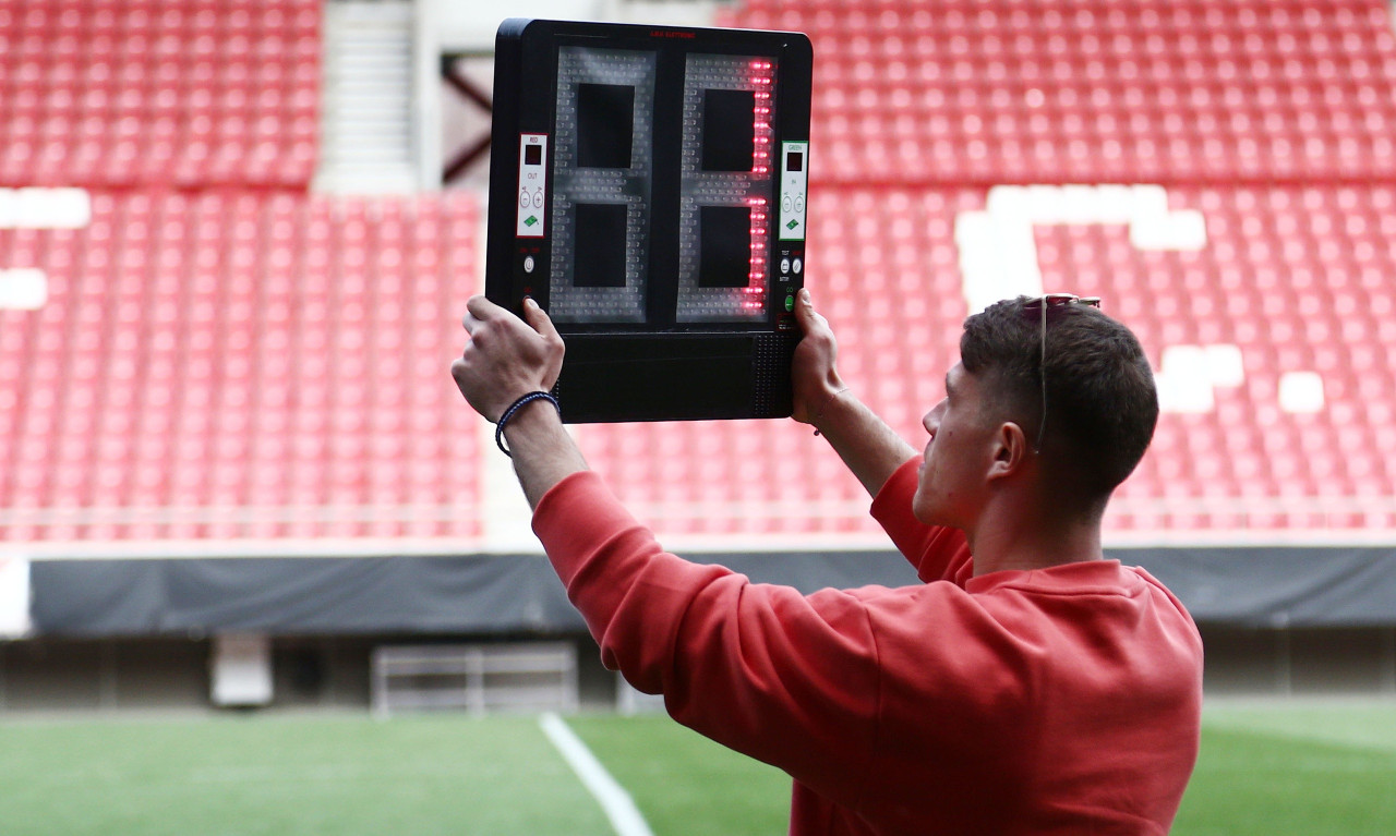 Όλα τα λεφτά ο… διαιτητής Κούτρης στο Ολυμπιακός-Πανιώνιος! (photos)