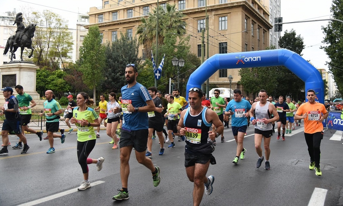 7ος Ημιμαραθώνιος Αθήνας: Χιλιάδες συμμετέχοντες έζησαν την εμπειρία ΟΠΑΠ (photos+video)