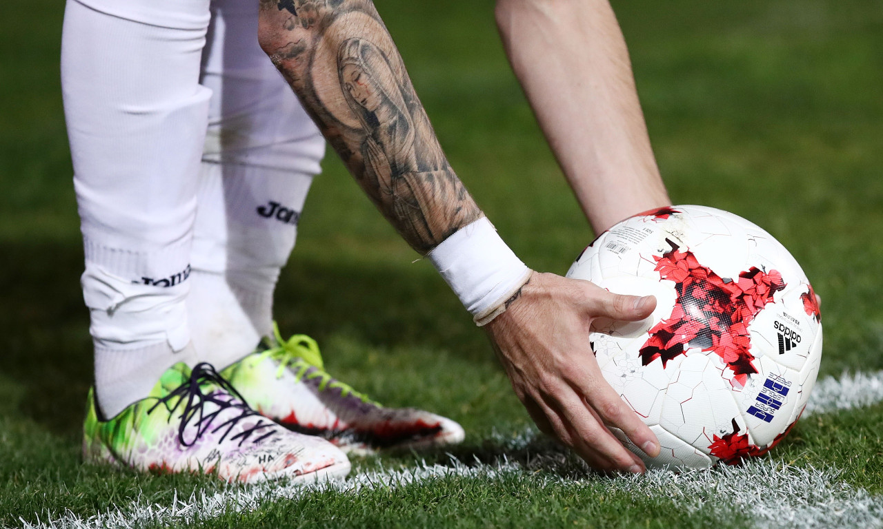 Υπάρχει ακόμη κόσμος που του λείπει η μπαλίτσα…