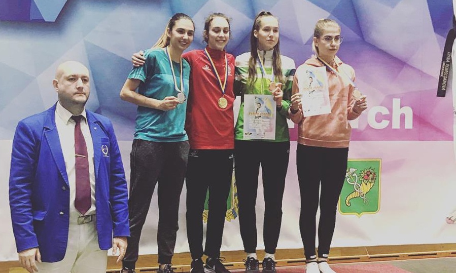 Ασημένια η Ασπρογέρακα στο Χάρκοβο, χάλκινη η Τυρολόγου στο Λόμελ