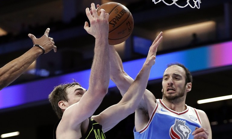 NBA: Ο «διπλός» Κουφός πήρε τον… εμφύλιο με Ντόρσεϊ (video)