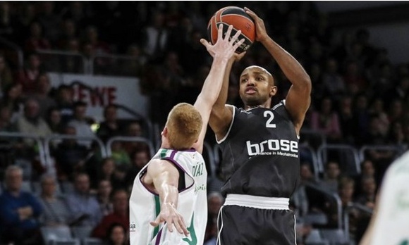 «Καθάρισε» ο Χίκμαν για τη Μπάμπεργκ