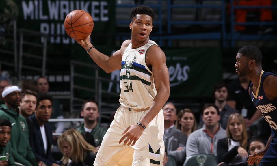 ΝΒΑ: «Χρόνια Πολλά Ελλάδα» από τους Μιλγουόκι Μπακς (photo)