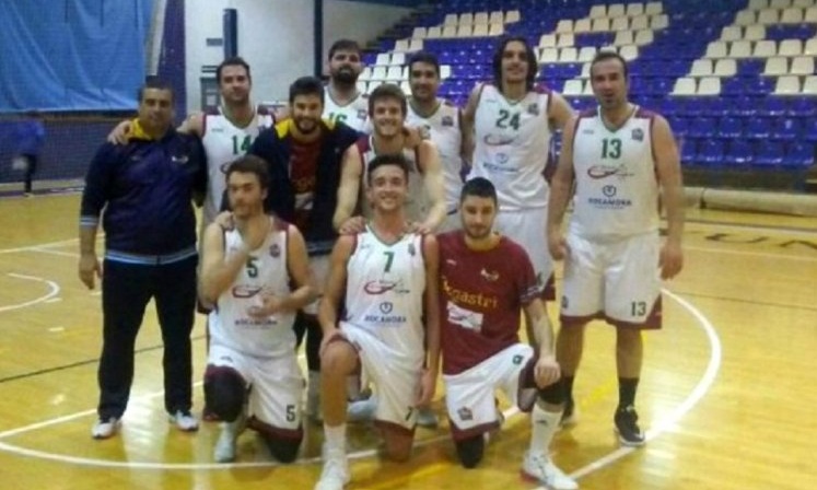 Παίκτης επιβίωσε μετά από τέσσερα καρδιακά επεισόδια σε αγώνα!