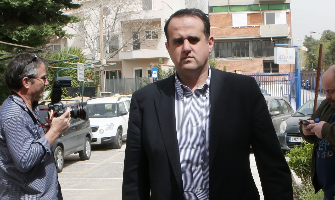 Βρέντζος: «Γίνεται πόλεμος στον Ολυμπιακό»