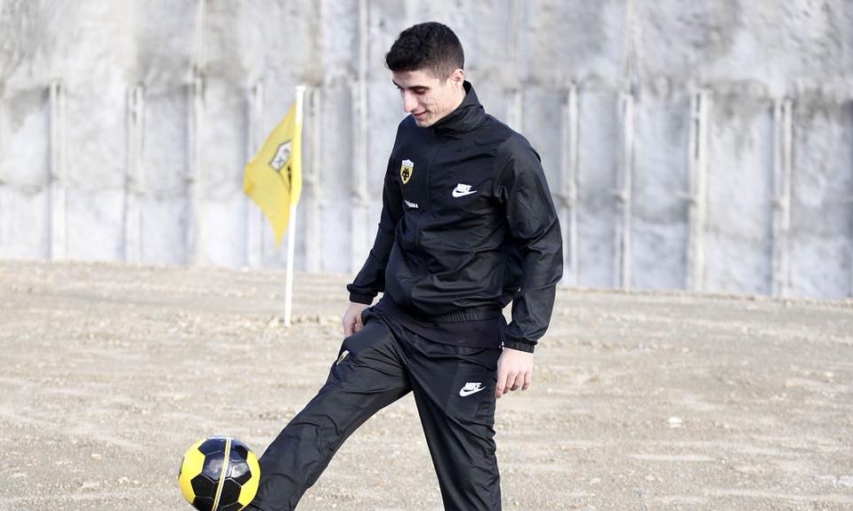 ΑΕΚ: Η πρώτη «κιτρινόμαυρη» μπάλα στη Νέα Φιλαδέλφεια (photo)