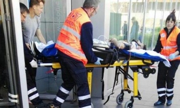 Στο νοσοκομείο ποδοσφαιριστής που έπεσε από τον τρίτο όροφο! (photos)