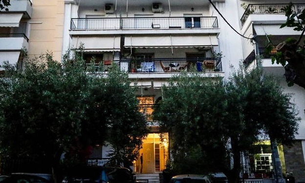 Ποινική δίωξη για παιδοκτονία σε βάρος της 22χρονης που πέταξε το μωρό της από το παράθυρο