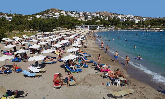 Καιρός: Γέμισαν οι παραλίες από Απρίλη – Υψηλές θερμοκρασίες σε όλη τη χώρα