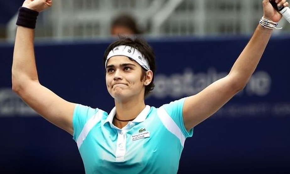 Συνεχίζει ακάθεκτη η Λένα Δανιηλίδου