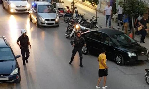 Φωτογραφίες - σοκ: Αιγύπτιος μαχαιρώνει αστυνομικό στην Καλαμάτα!