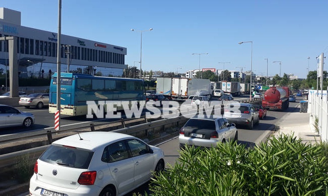 Κυκλοφοριακό χάος στην Αθήνα - Μποτιλιάρισμα στις κεντρικές λεωφόρους (photos+videos)