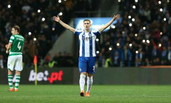 Αυτή την ταλεντάρα «χτύπησε» η Γιουνάιτεντ