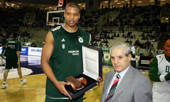 Το «αντίο» του Μάικ Μπατίστ στον Παύλο Γιαννακόπουλο (photo)