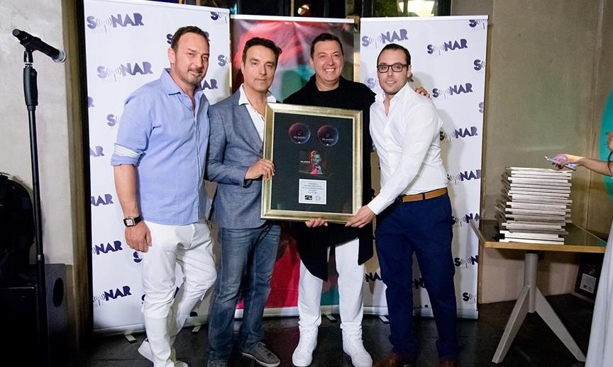 «Πλατινένιος» ο Νίκος Μακρόπουλος! Δείτε όλα όσα έγιναν στην απονομή!