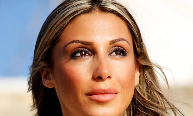 Η Μαρία Καρλάκη μετά τον Νίκο Γκάτσο τραγουδάει Σταύρο Ξαρχάκο