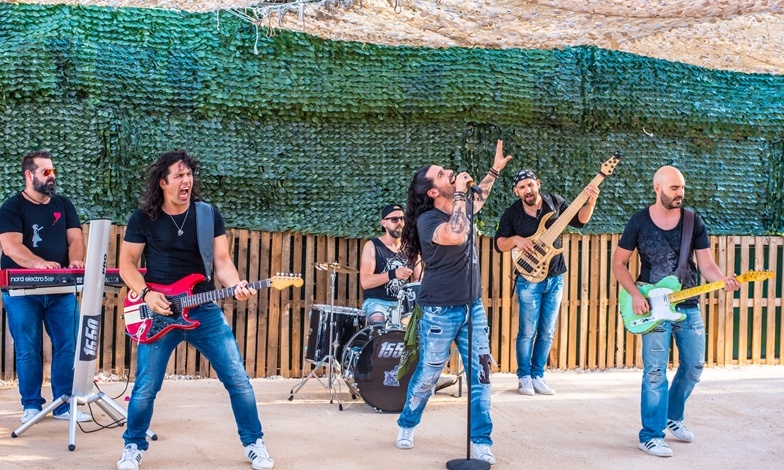 Το «βενζινάδικο» των 1550 ειναι η επιτυχία του φετινού καλοκαιριού