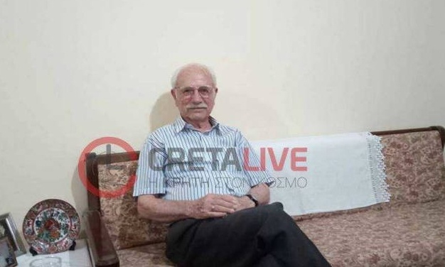 Πανελλήνιες: Συγκλονίζει 84χρονος φοιτητής - Τι λέει για τους συμμαθητές του και την επιτυχία του