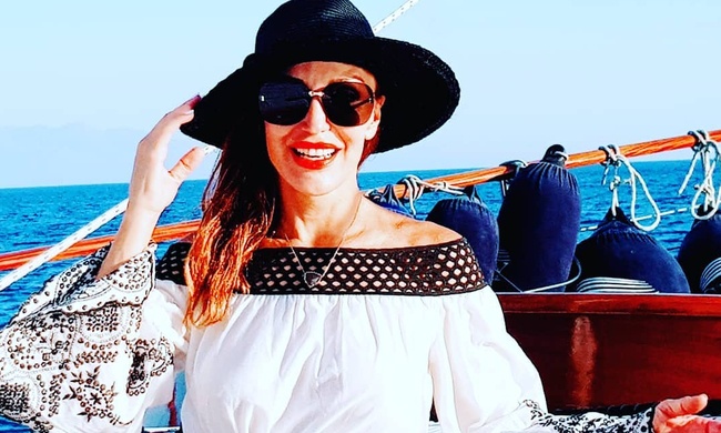 Βίκυ Χατζηβασιλείου: Το απόλυτο κορμί «έριξε» το instagram με την αρετουσάριστη φωτό της με μπικίνι