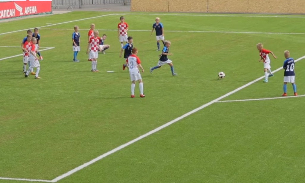 Μουντιάλ 2018: Απολαυστικό! Τρομερή αναπαράσταση του τελικού από πιτσιρικάδες (video)