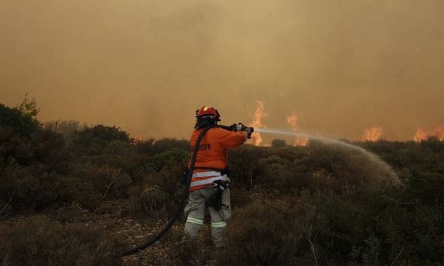 Σε κατάσταση έκτακτης ανάγκης η ανατολική και η δυτική Αττική