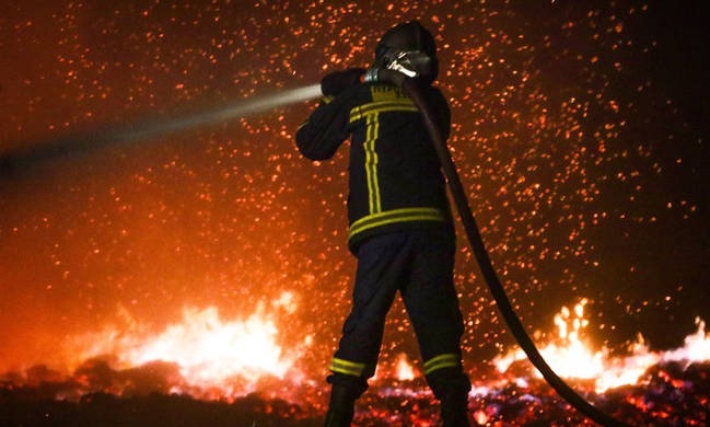 Φωτιά - Εθνική τραγωδία: Πληροφορίες για οκτώ νεκρούς από τις πυρκαγιές στην Αττική