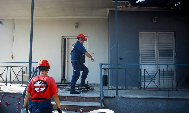 Έκτακτο - Φωτιά: 81 οι νεκροί - Εντόπισε απανθρακωμένη τη μητέρα του μέσα στο σπίτι