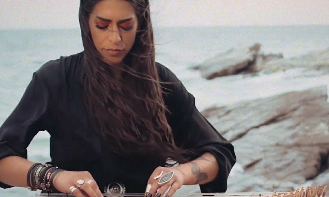 Εντυπωσιάζει η Penelope στο πρώτο της video clip (video)