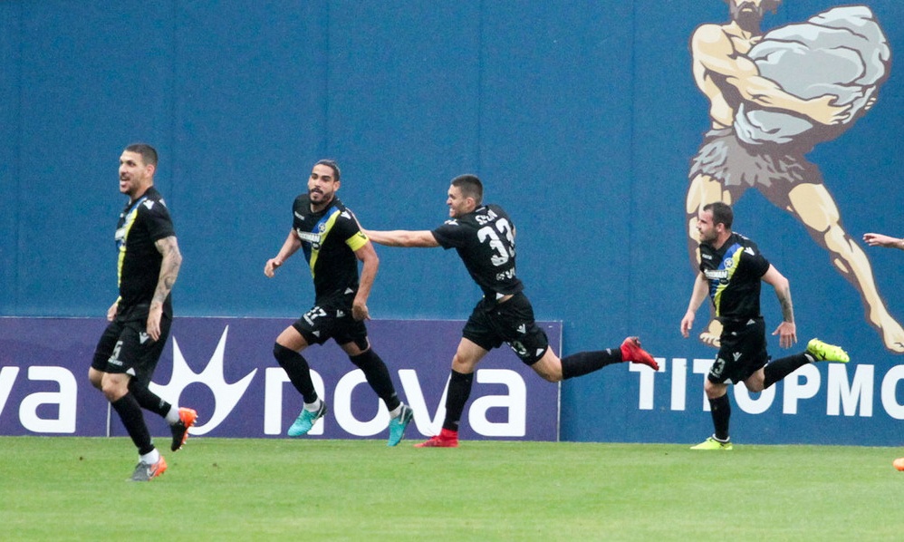 Περνάνε και οι δύο