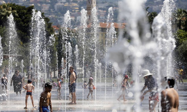 Καιρός: Πρωτοφανής καύσωνας σαρώνει την Ευρώπη - Δύο νεκροί στην Ισπανία (pics+vids)