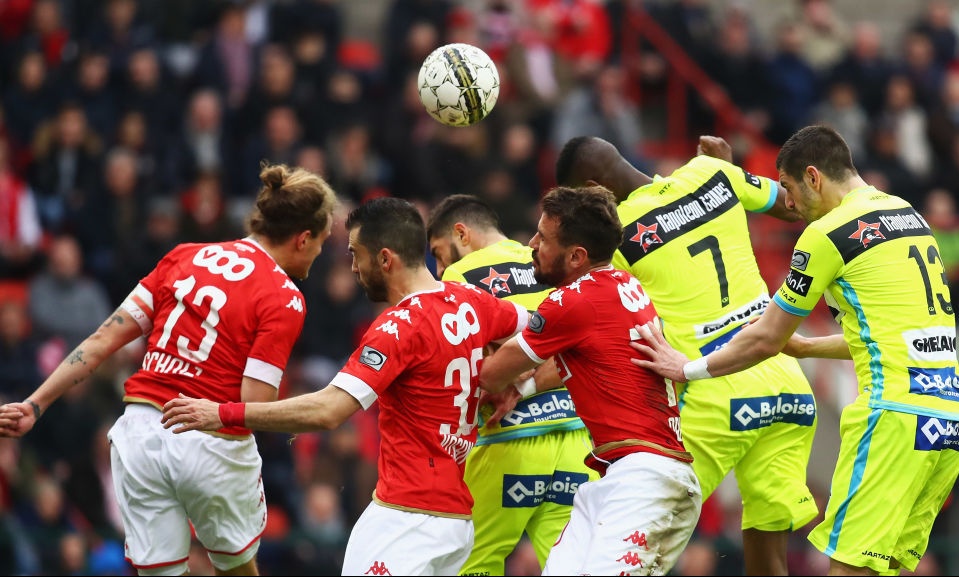 Με το βλέμμα στον Αγιαξ