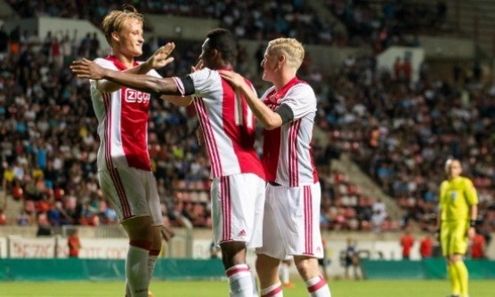 Αλώβητος ο Άγιαξ