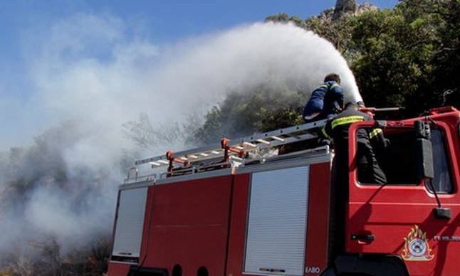 Φωτιά: Μεγάλη πυρκαγιά στην Αγία Μαρίνα Νέας Μάκρης