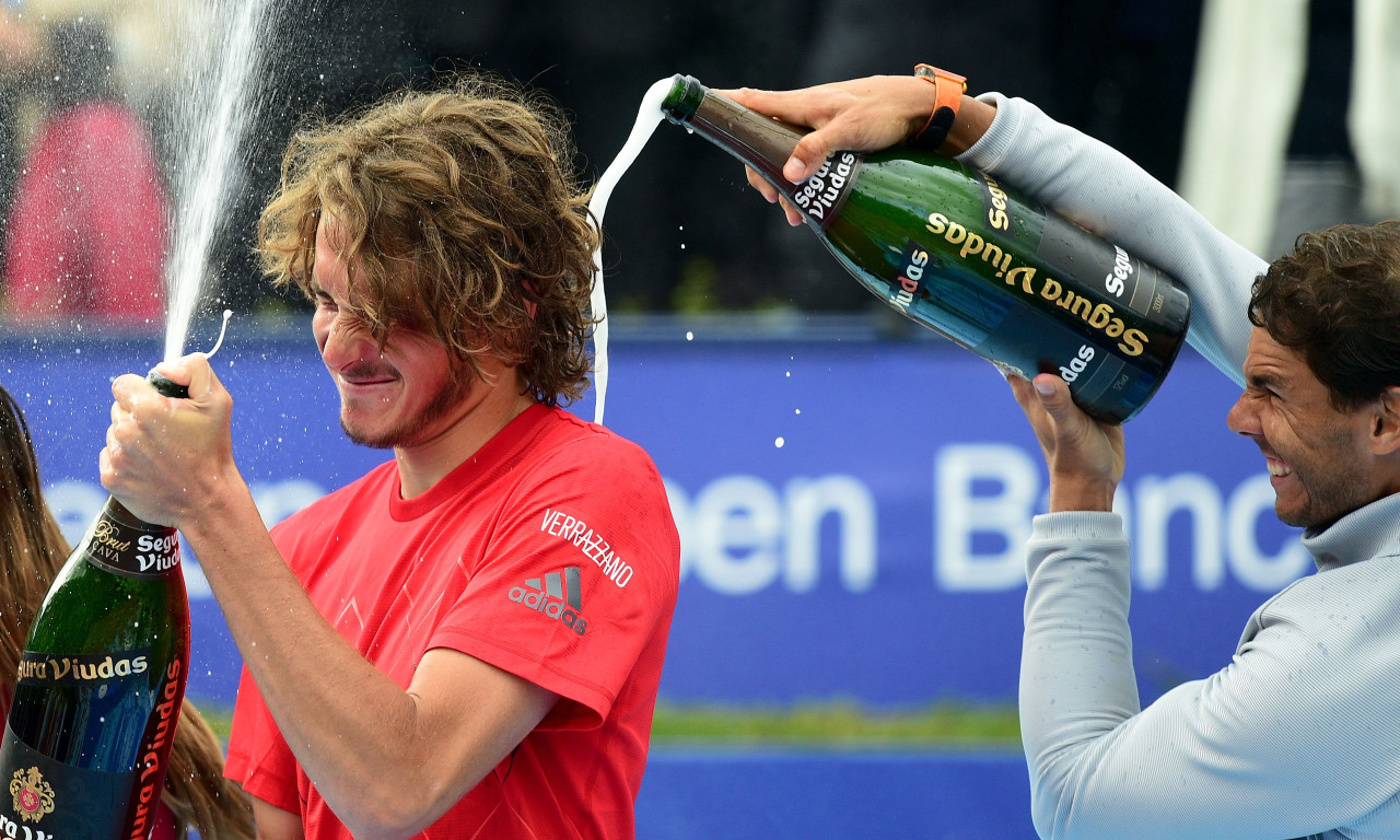 «Happy birthday to you» στον Τσιτσιπά πριν την μεγάλη «μάχη» με Ναδάλ! (video)