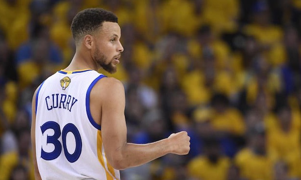 Δεν πάει πουθενά ο Κάρι!