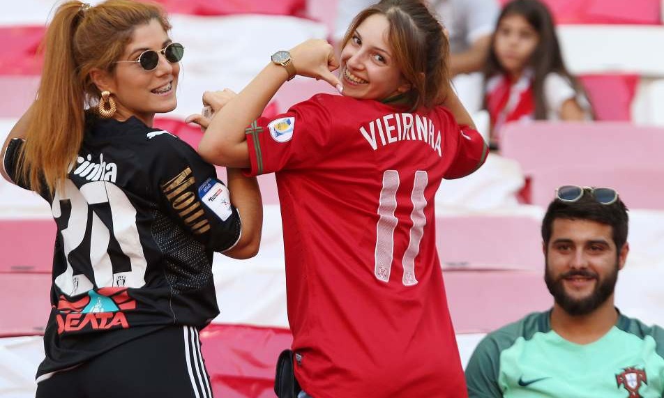 Μπενφίκα-ΠΑΟΚ: Παρουσίες-φωτιά στις εξέδρες! (photos)